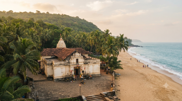 Ganpatipule Temple Darshan — west-facing swayambhu Ganesh shrine by the Arabian Sea