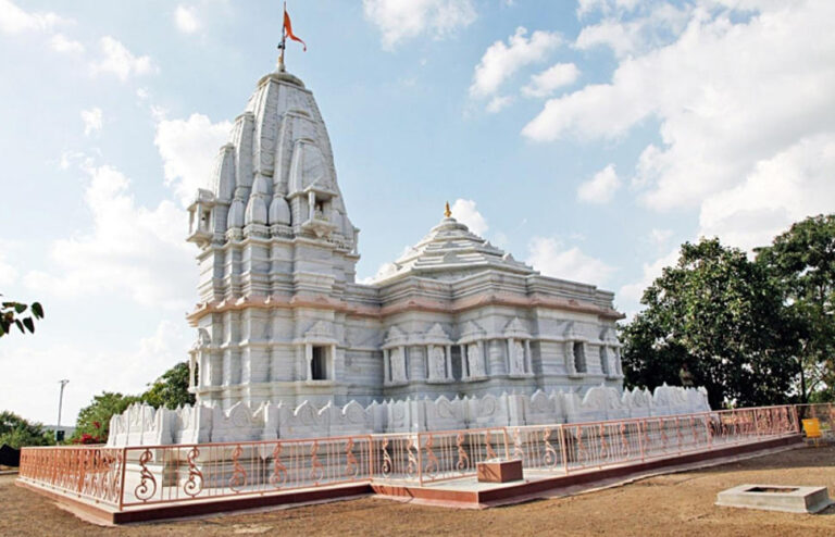 Gajanan Maharaj Temple Darshan Guide