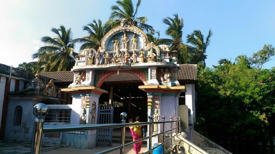 Nagercoil Nagaraja Temple Darshan entrance with devotees.